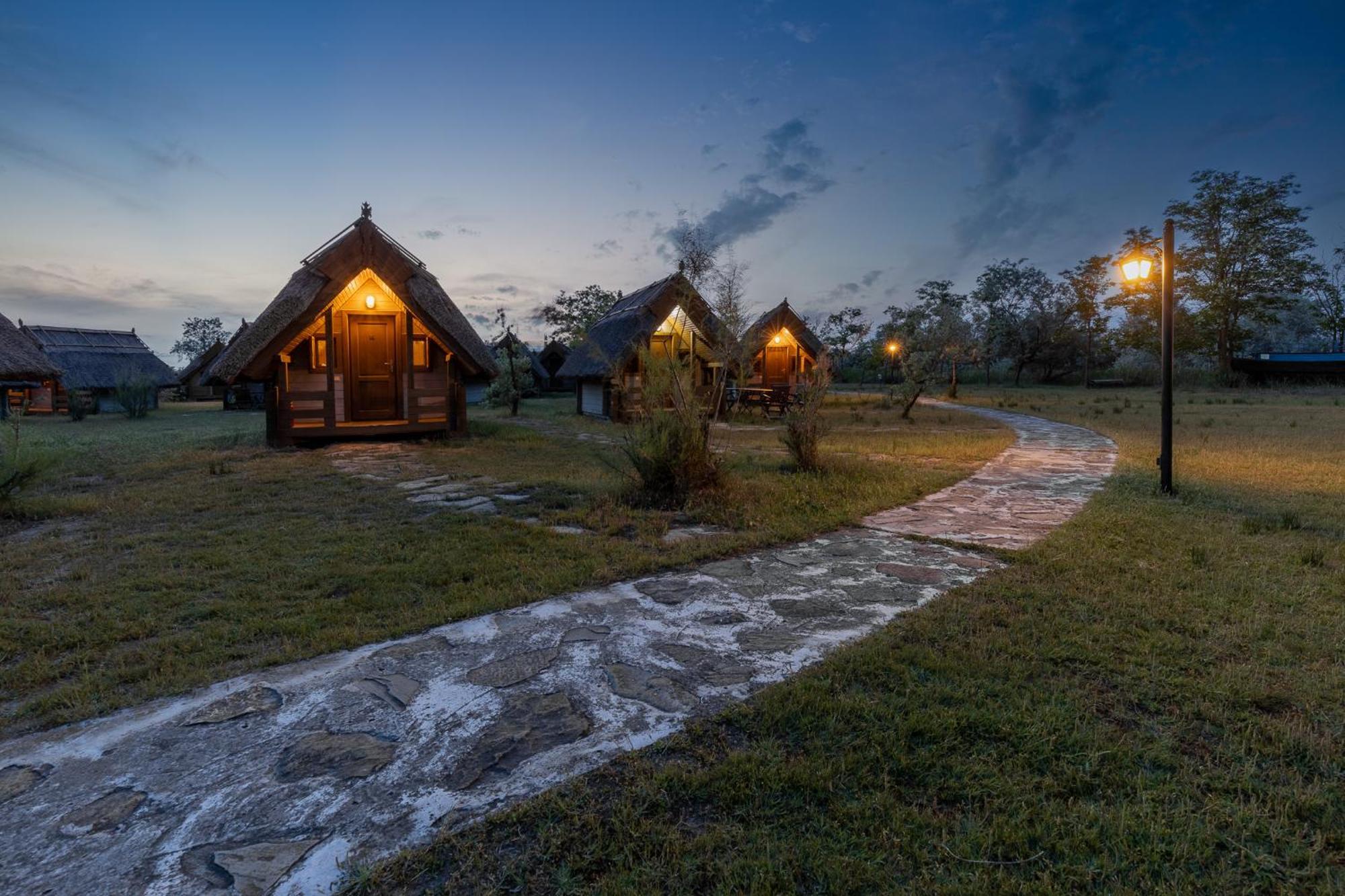 Dolphin Camping Sfântu Gheorghe Exterior foto